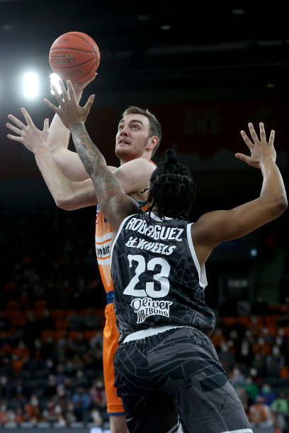 中扛起进攻 中扛起进攻